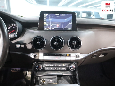 2019 - kia stinger