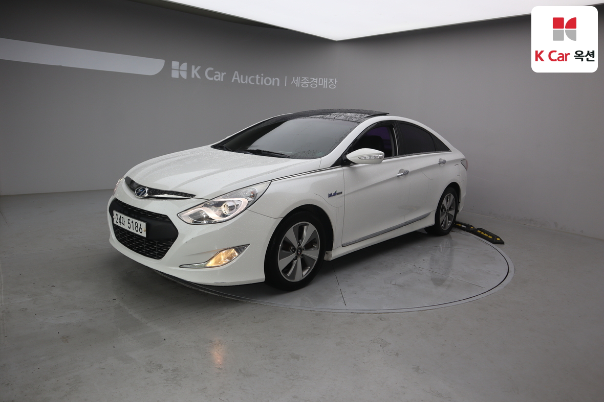 Hyundai Sonata - 1