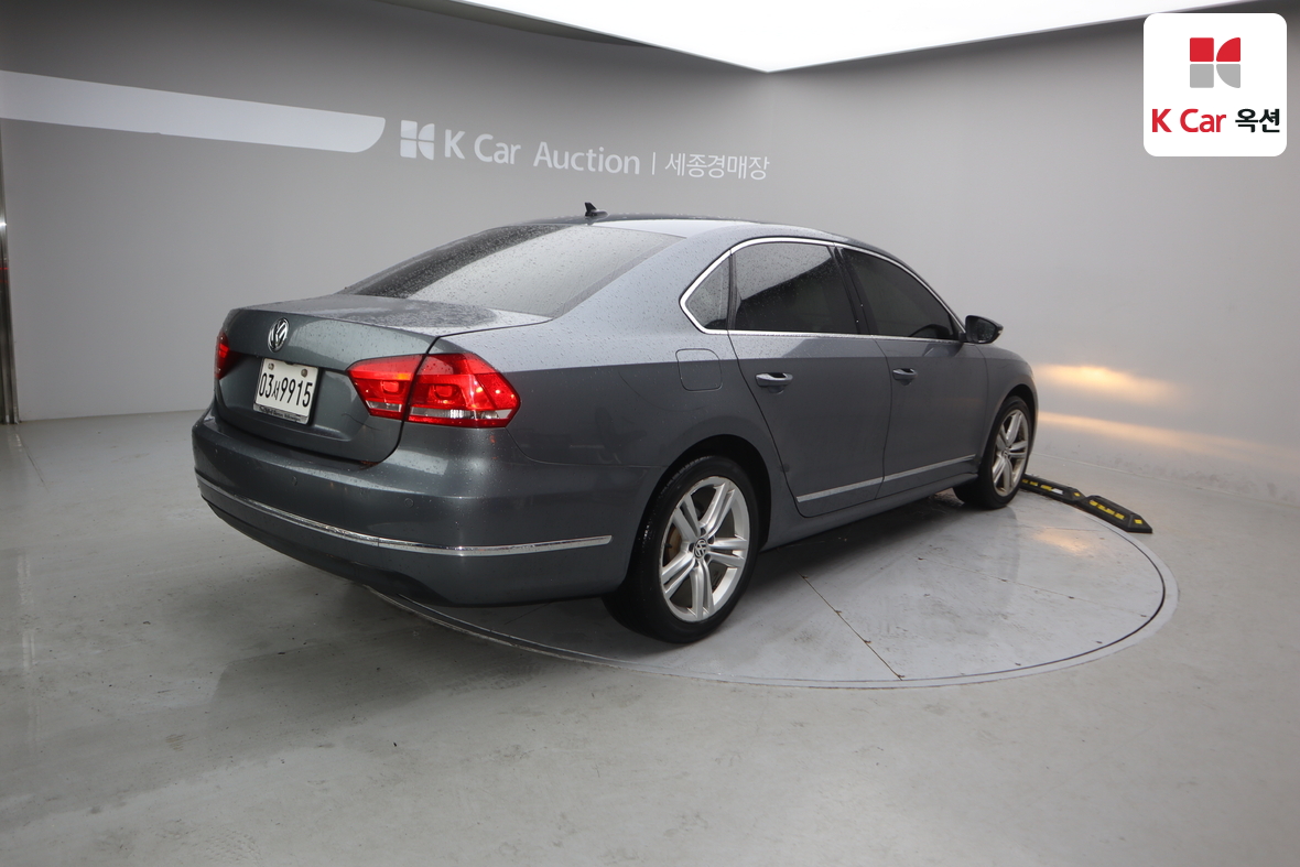 Volkswagen Passat - 2