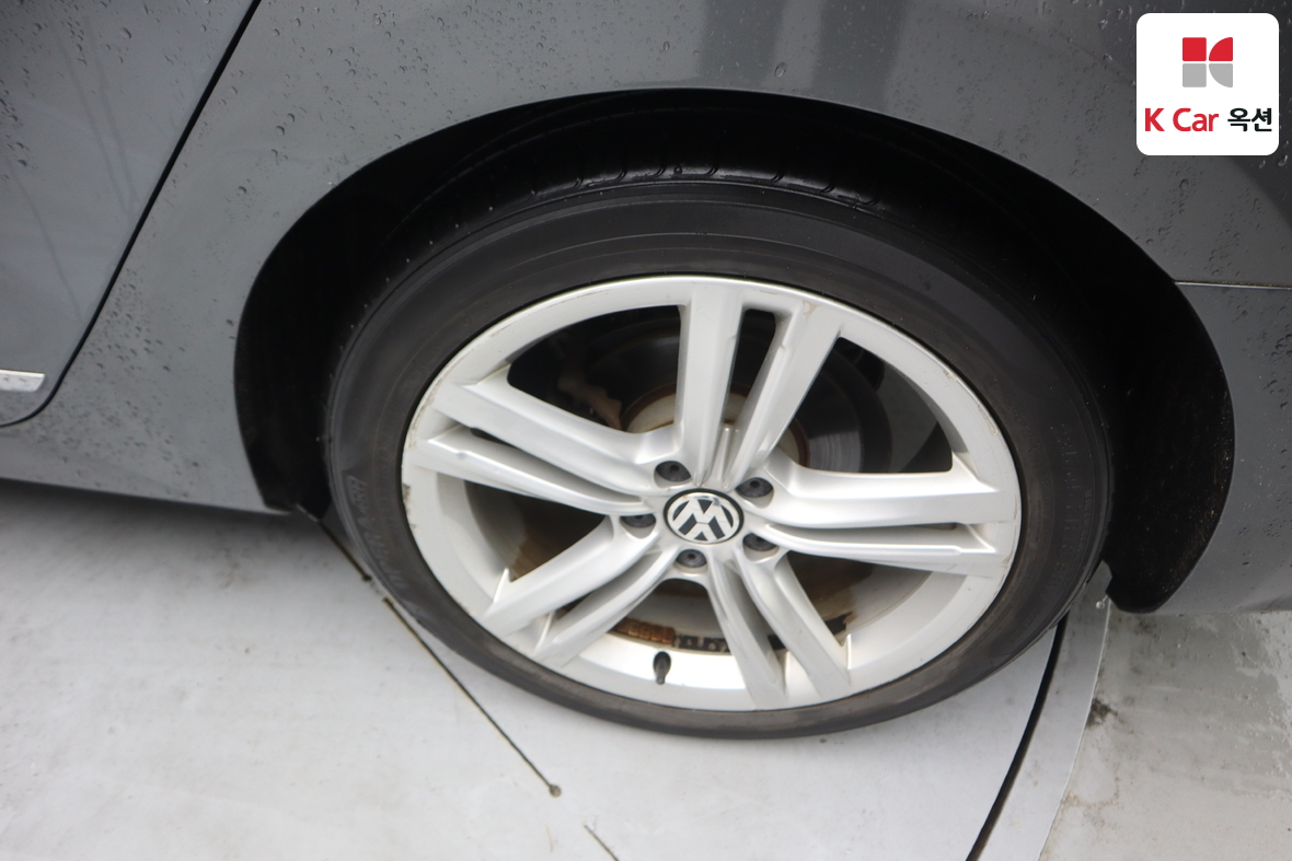 Volkswagen Passat - 44