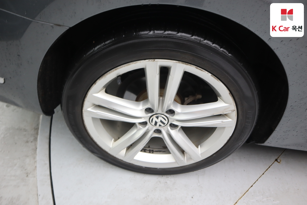 Volkswagen Passat - 43