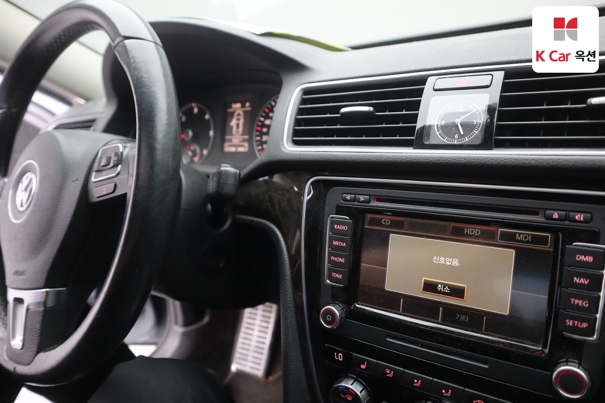 Volkswagen Passat - 11