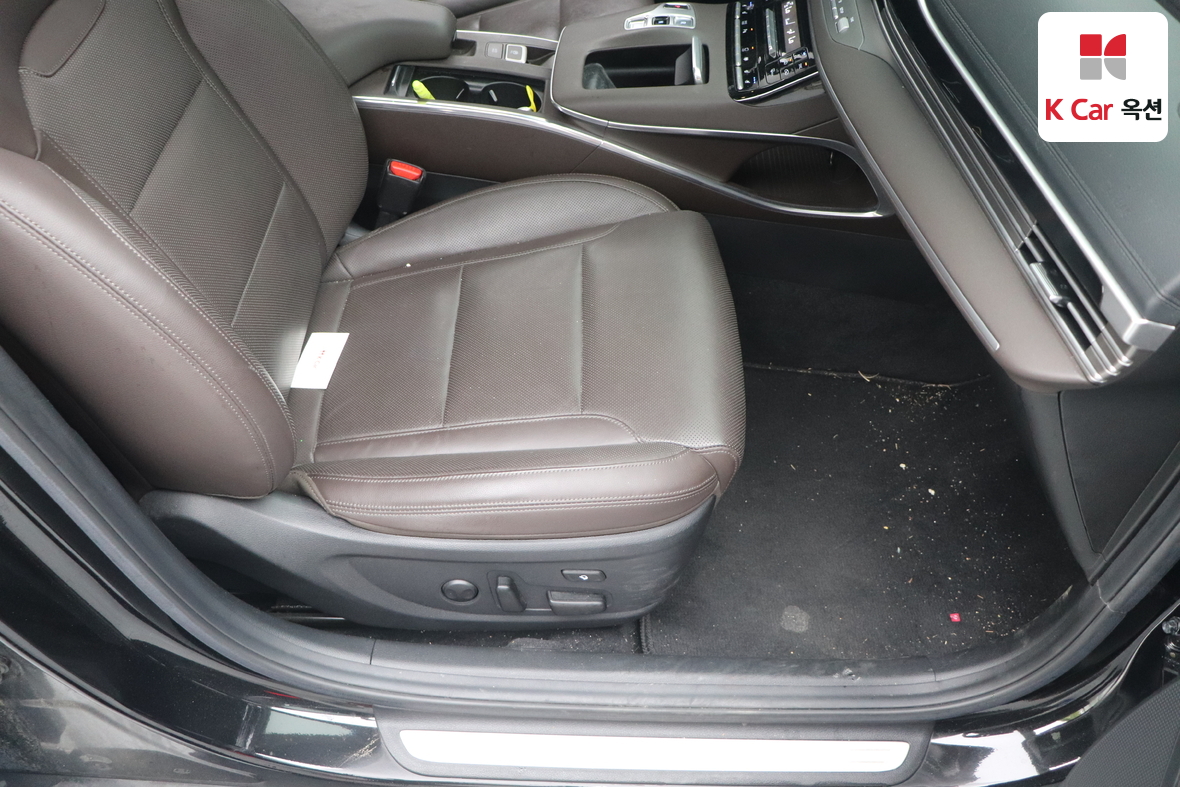 Hyundai Grandeur - 32