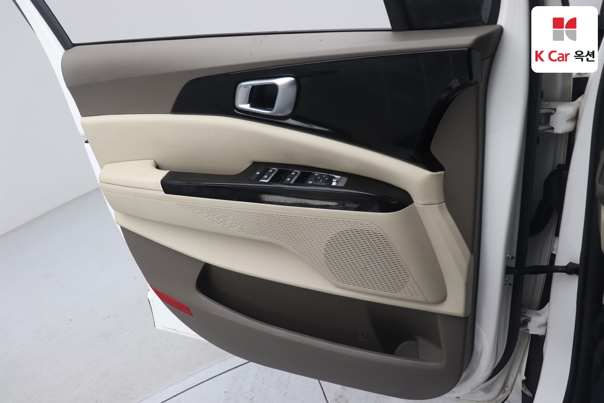 Kia Carnival - 8