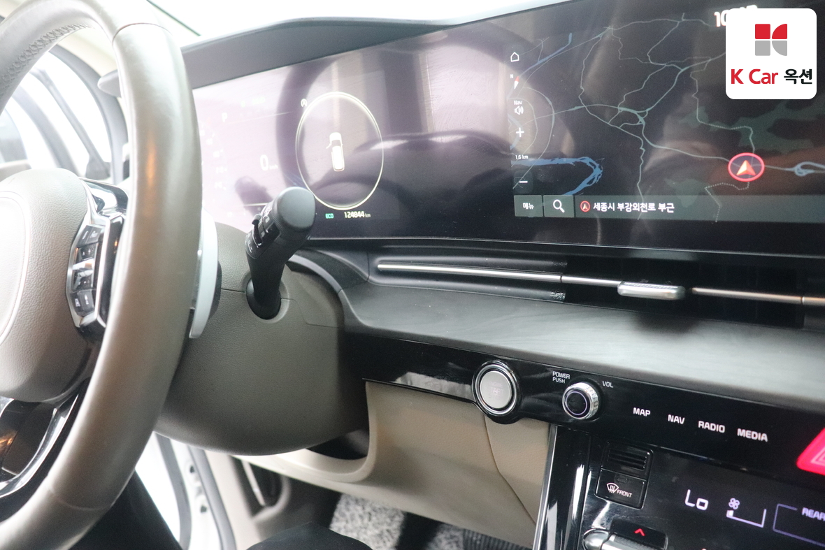 Kia Carnival - 11