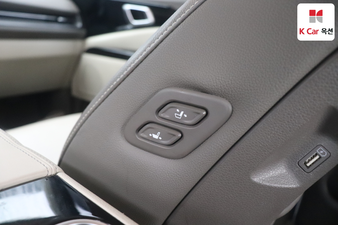 Kia Carnival - 34