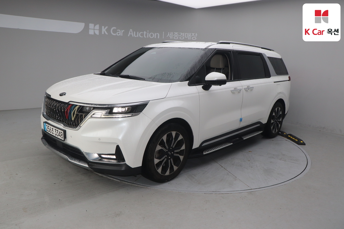 Kia Carnival - 1