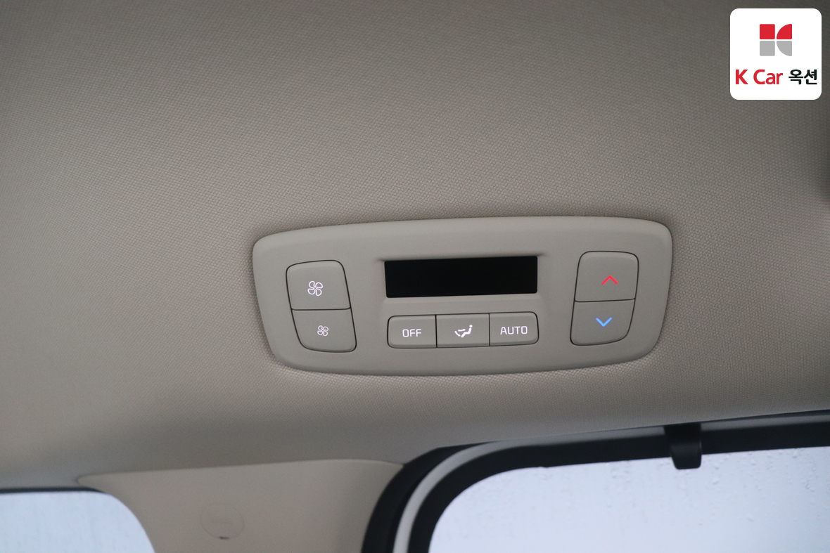 Kia Carnival - 23