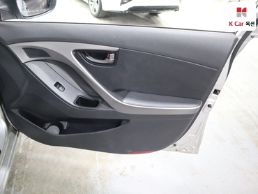 2011 - hyundai avante