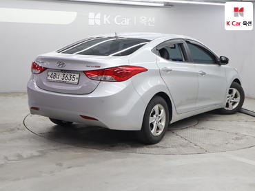 2011 - hyundai avante