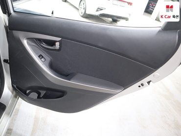 2011 - hyundai avante