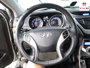 2011 - hyundai avante