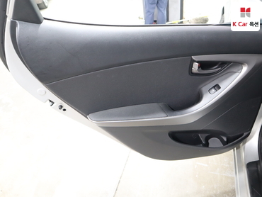 2011 - hyundai avante