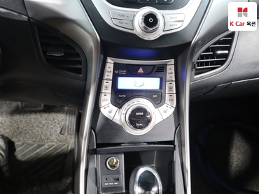 2011 - hyundai avante