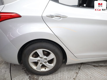 2011 - hyundai avante