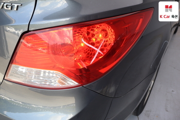 2011 - hyundai accent