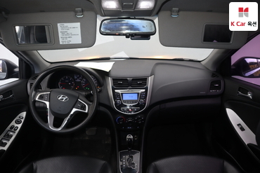 2011 - hyundai accent