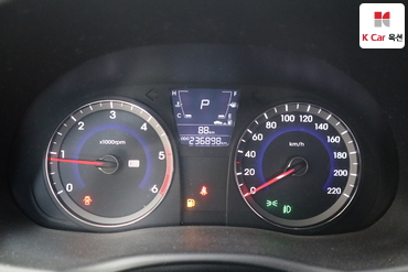 2011 - hyundai accent