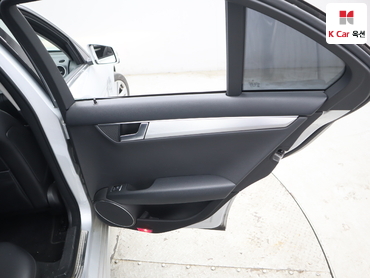 2012 - mercedes-benz c200