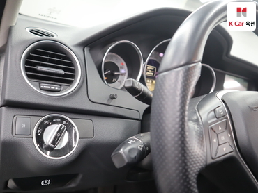 2012 - mercedes-benz c200