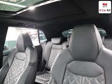 2022 - audi q8