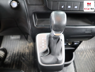 2022 - hyundai staria