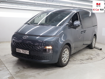 2022 - hyundai staria