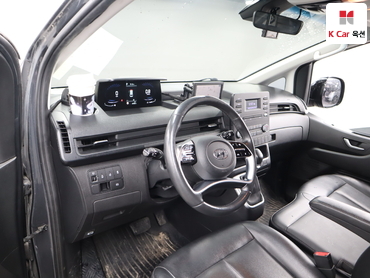 2022 - hyundai staria