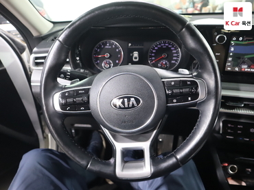 2021 - kia k5