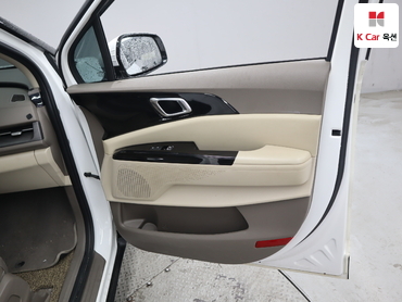 2021 - kia carnival