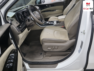 2021 - kia carnival