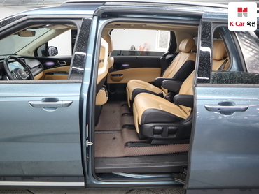 2023 - kia carnival