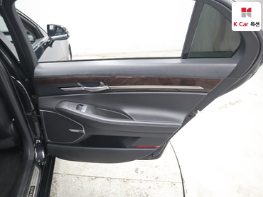 2016 - genesis eq900