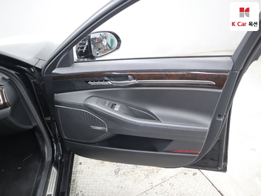 2016 - genesis eq900