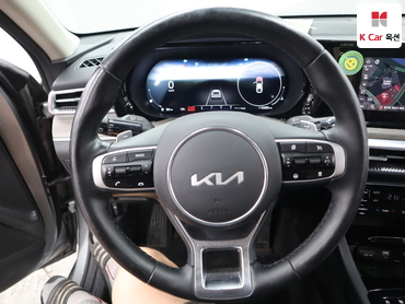 2022 - kia k5