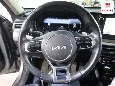 2022 - kia k5