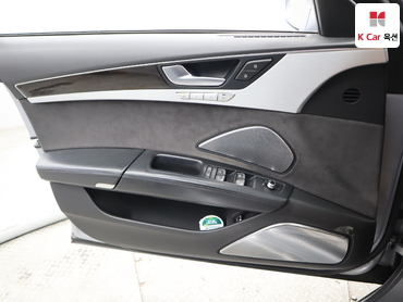 2015 - audi a8