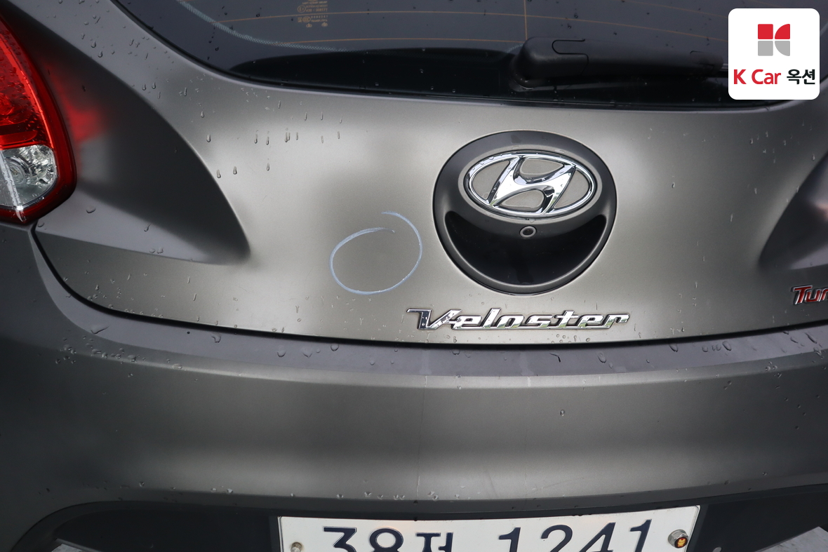 Hyundai Veloster - 38