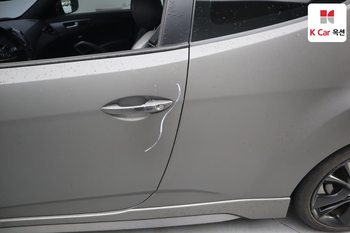 Hyundai Veloster - 37