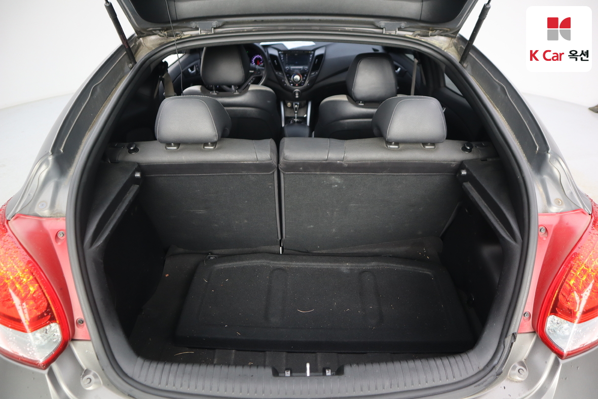 Hyundai Veloster - 21
