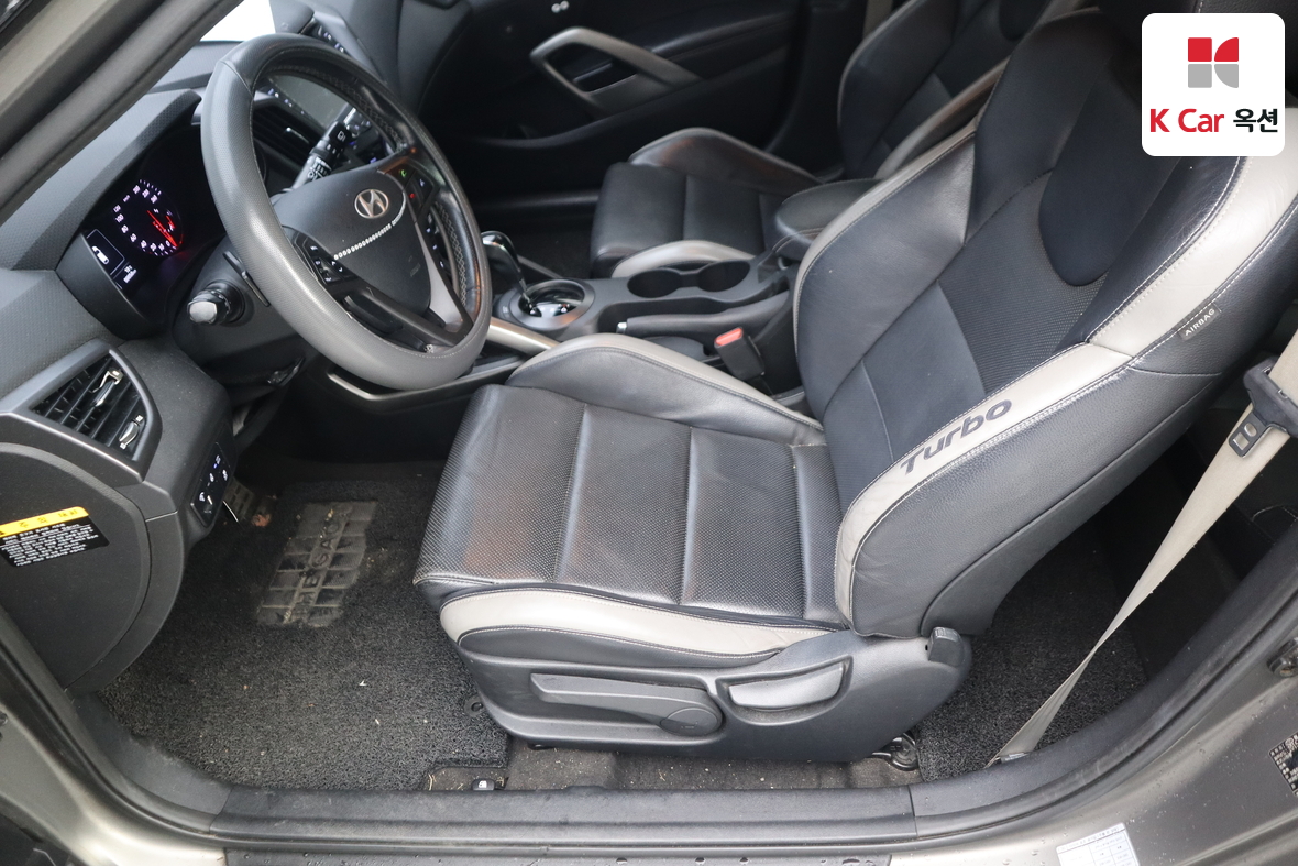 Hyundai Veloster - 18