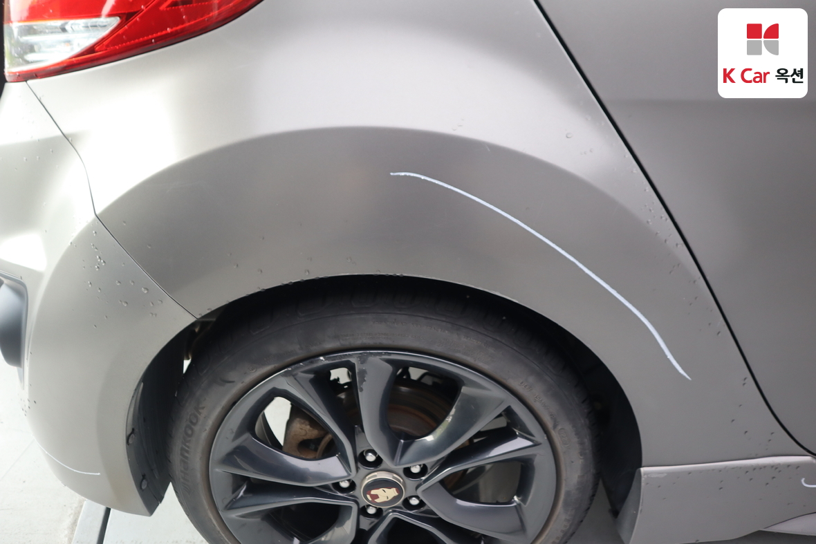 Hyundai Veloster - 32