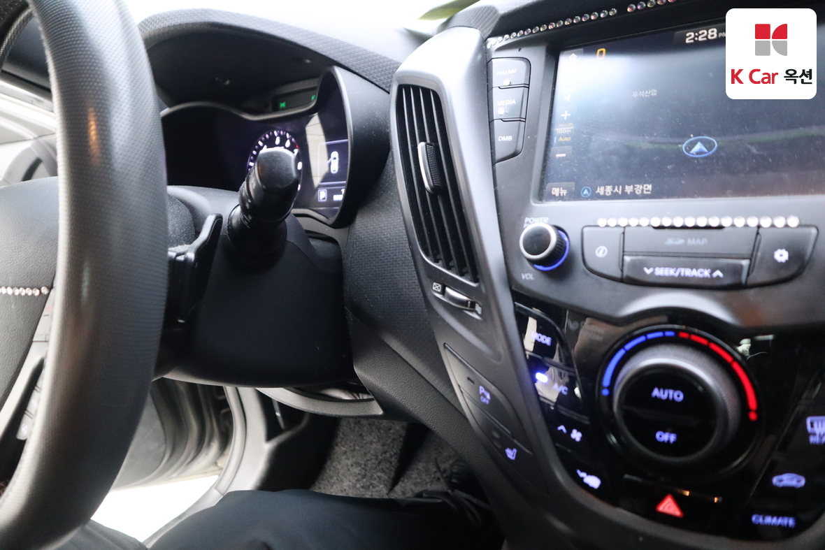 Hyundai Veloster - 11