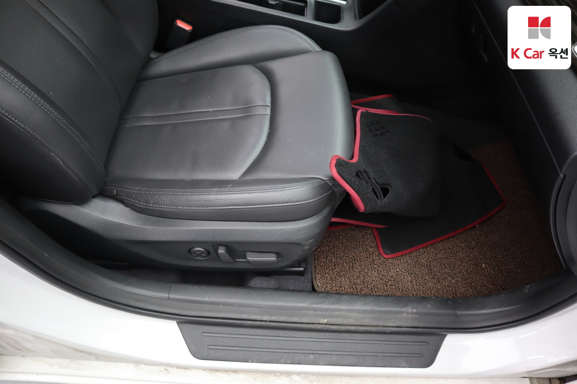 Hyundai Sonata - 32