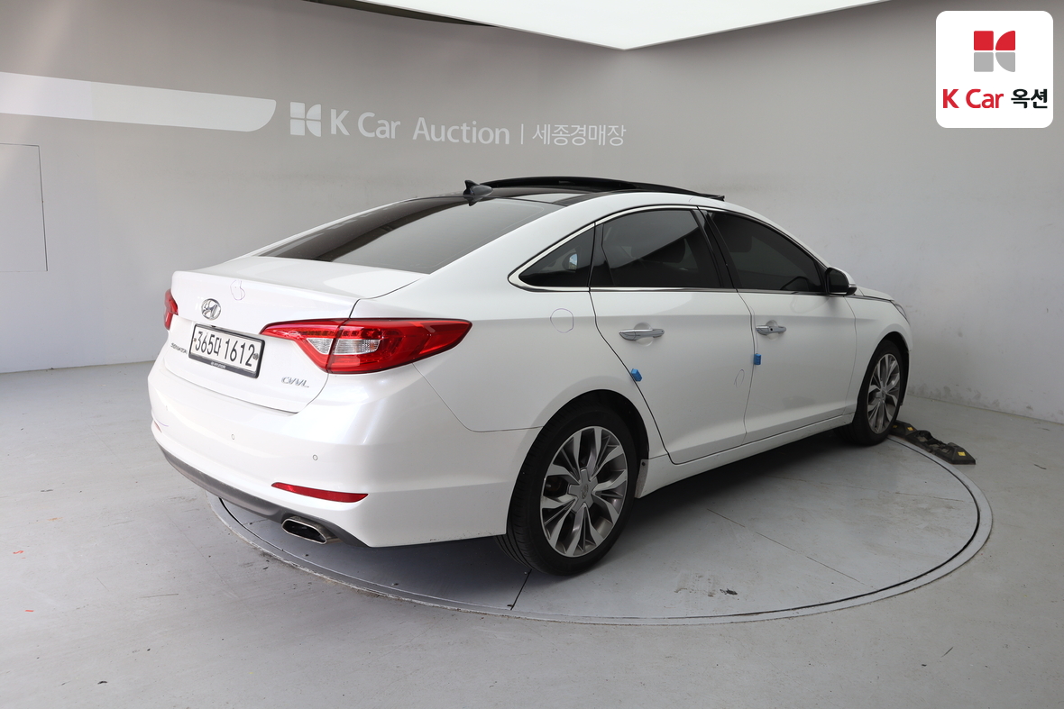 Hyundai Sonata - 2