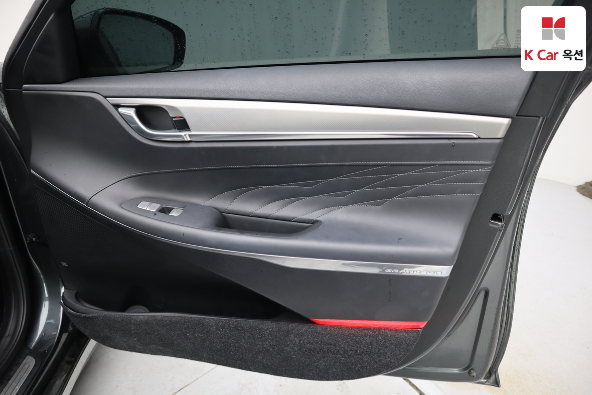 Hyundai Grandeur - 32