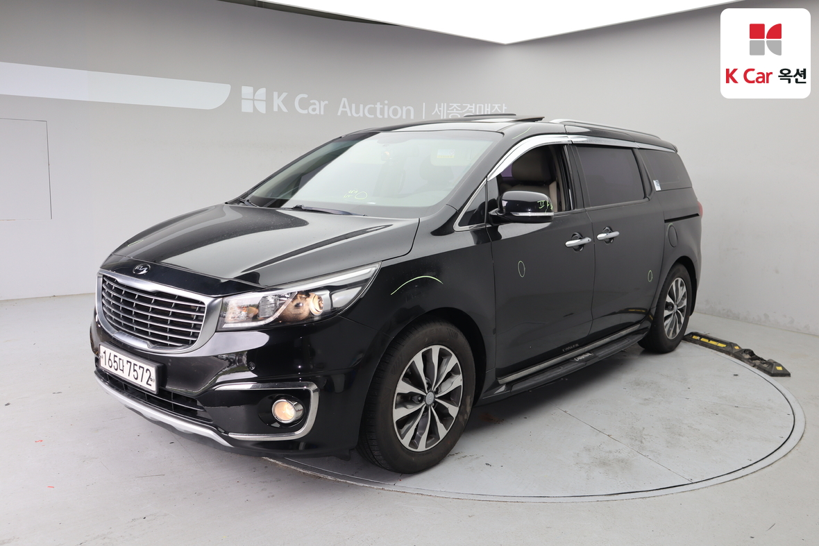 Kia New Carnival - 1