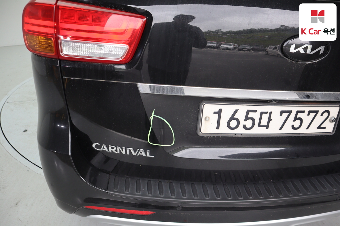 Kia New Carnival - 42