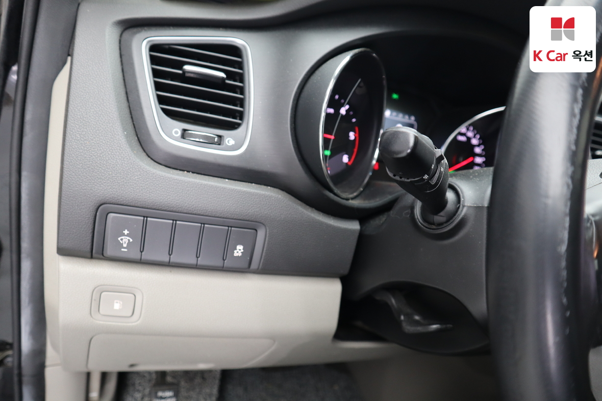 Kia New Carnival - 9