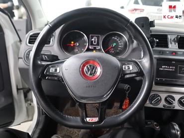 2015 - volkswagen polo